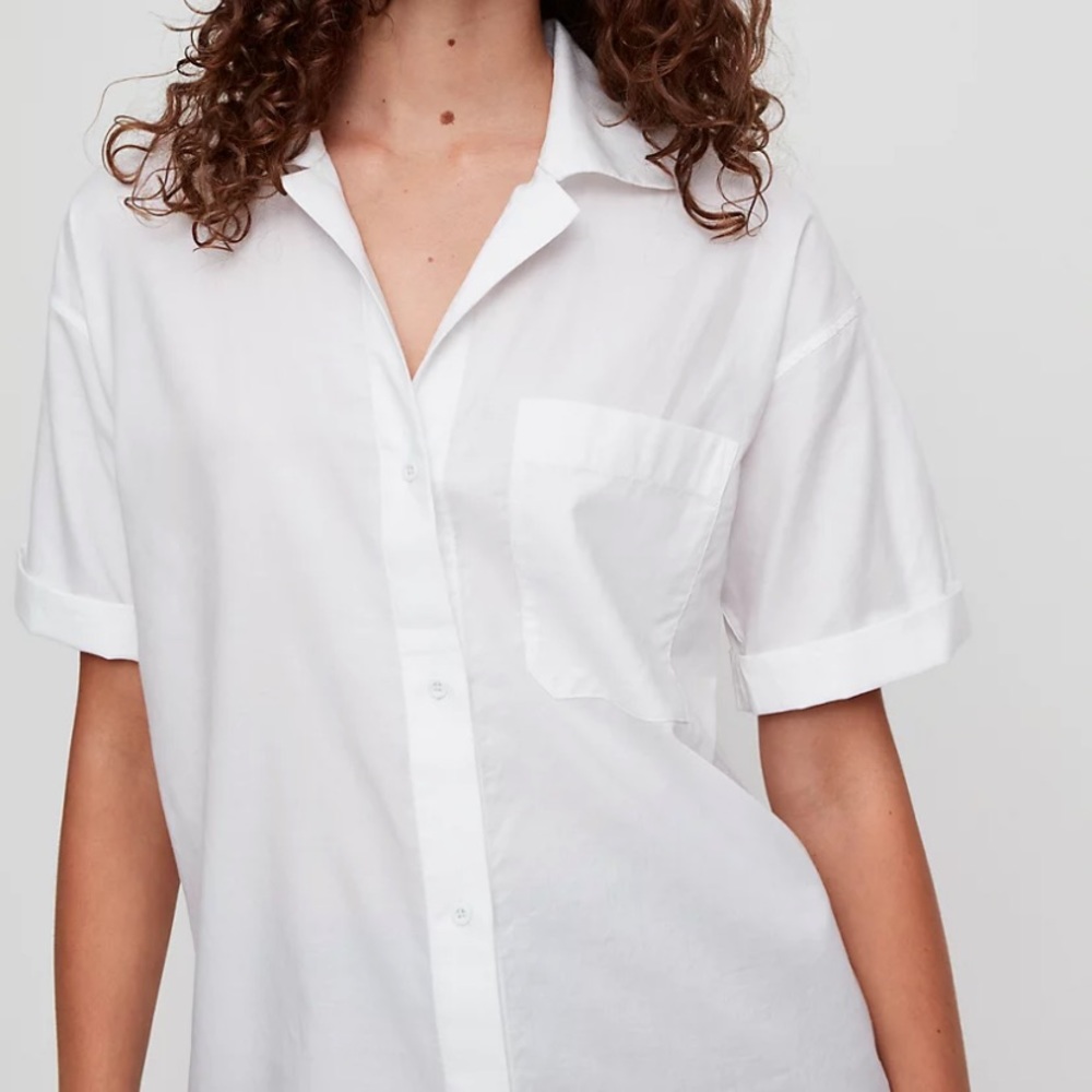 {Aritzia} Withers Blouse. View 3